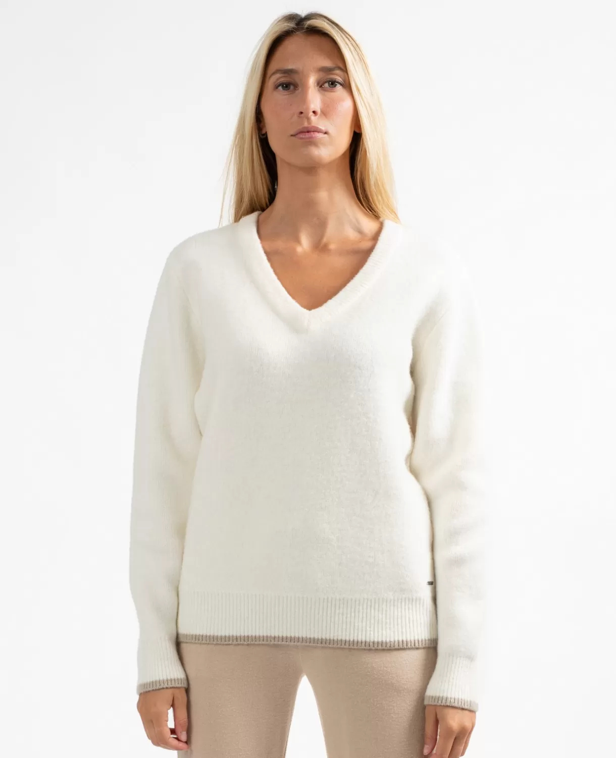 Discount Utiel Women Knits & Vests