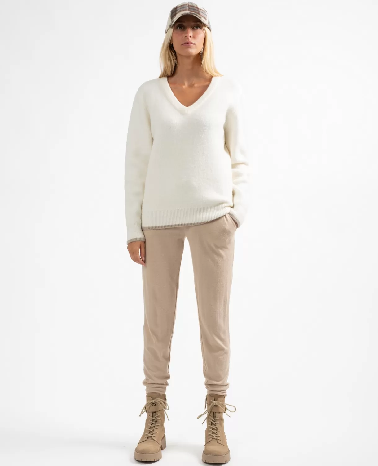 Discount Utiel Women Knits & Vests